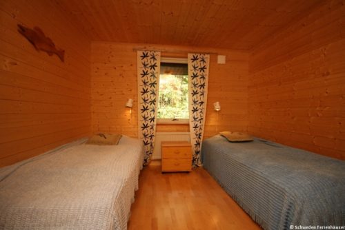 Schlafzimmer 2 – Ferienhaus Sjöstugan Åsunden