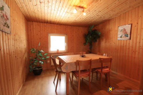Wohn- /Essbereich mit offener Küche – Ferienhaus Mikael 1