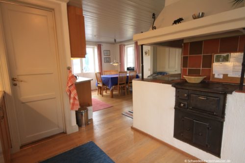 Küche mit Essplatz – Ferienhaus Seestuga
