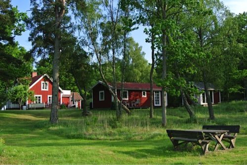 Blick vom See – Ferienhaus Rockneby