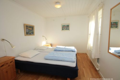 Schlafzimmer 1 – Ferienhaus Backö